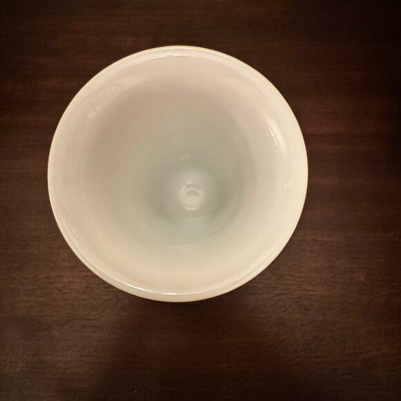 Starbucks 2010 CHRISTMAS White Travel Mug Silicone Lid Red Snowflakes Coffee Cup - Picture 10 of 14